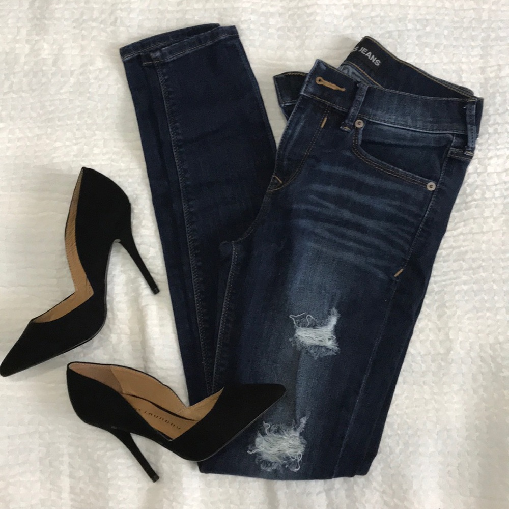 Ripped leg jeans